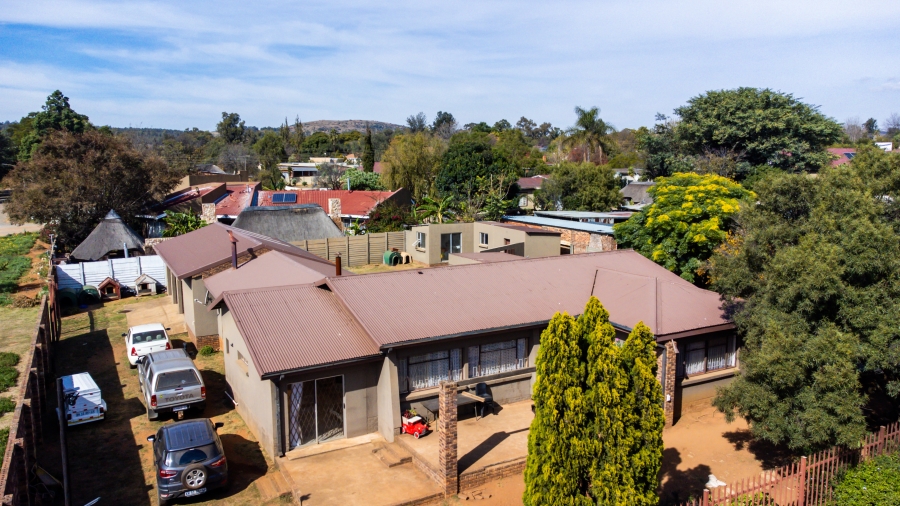 5 Bedroom Property for Sale in Rensburg Gauteng