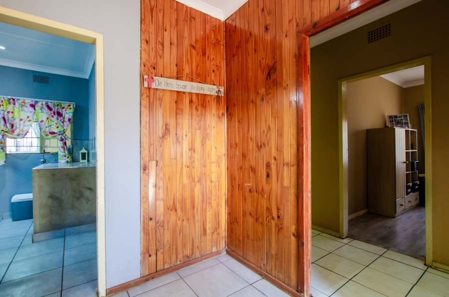 5 Bedroom Property for Sale in Rensburg Gauteng
