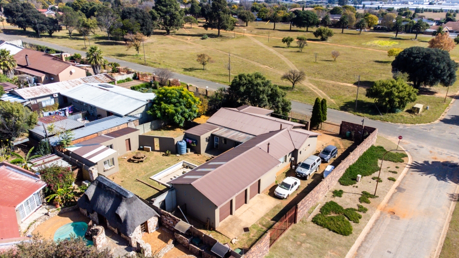 5 Bedroom Property for Sale in Rensburg Gauteng