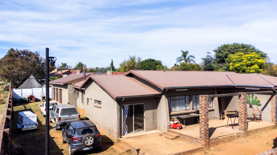 5 Bedroom Property for Sale in Rensburg Gauteng
