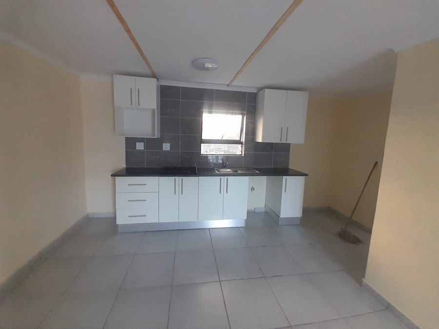 1 Bedroom Property for Sale in The Hill Gauteng