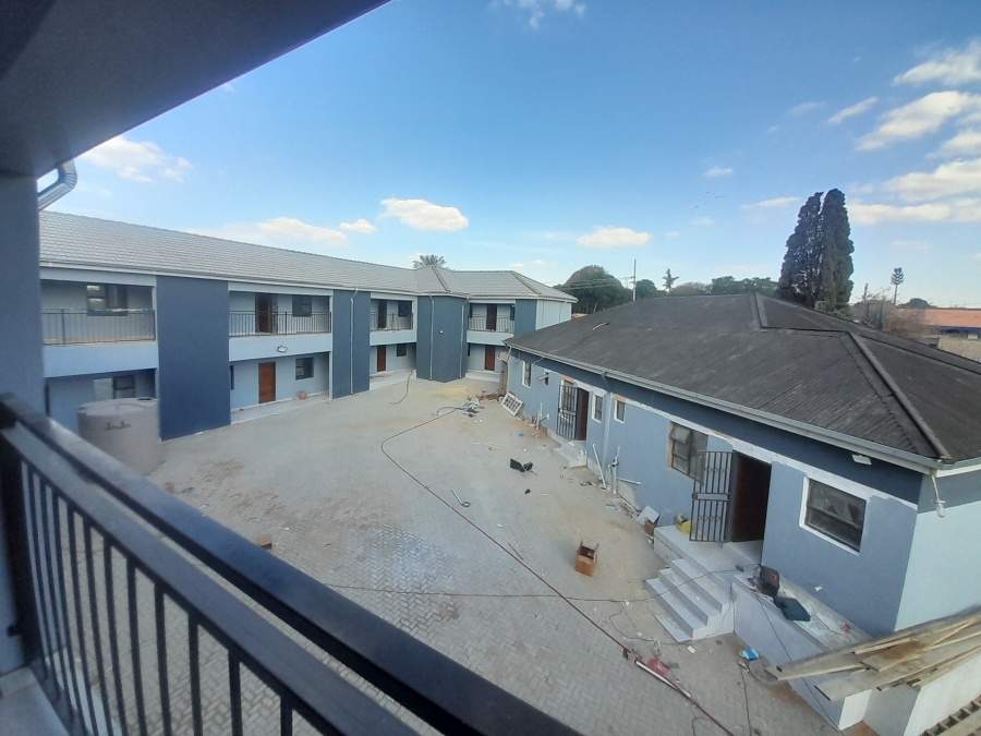 1 Bedroom Property for Sale in The Hill Gauteng