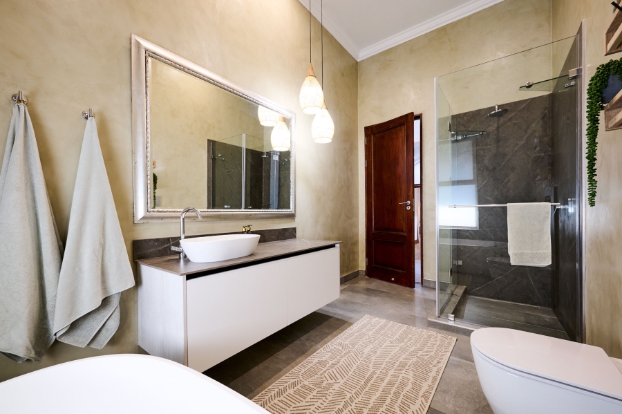 5 Bedroom Property for Sale in Waterfall Equestrian Estate Gauteng