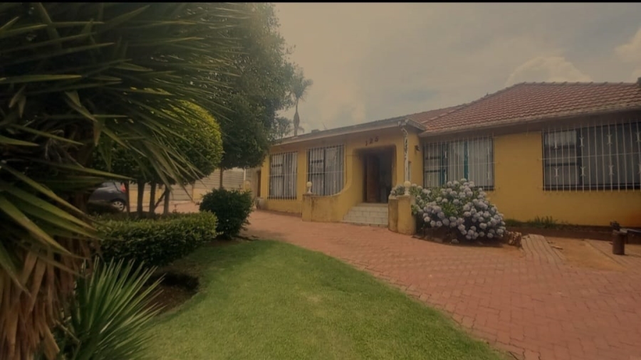 3 Bedroom Property for Sale in Linmeyer Gauteng