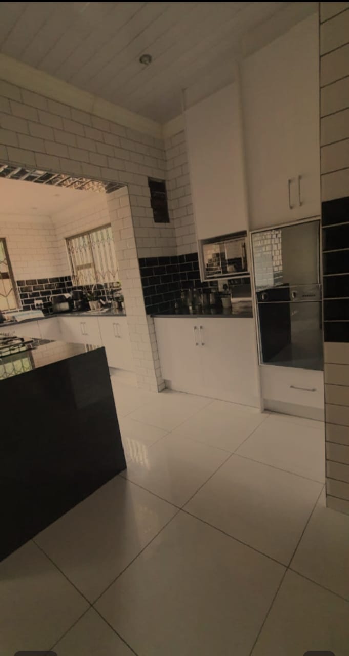 3 Bedroom Property for Sale in Linmeyer Gauteng