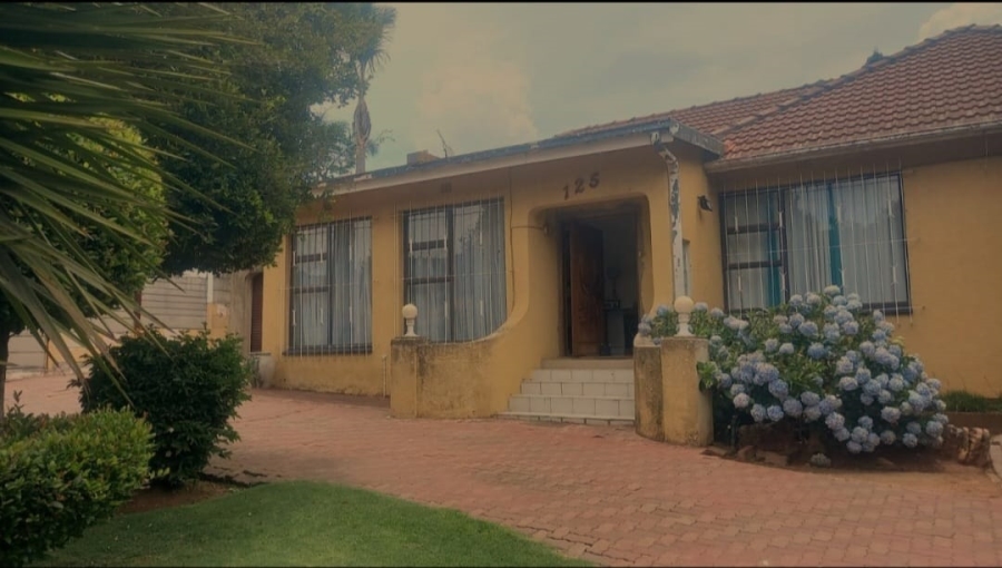 3 Bedroom Property for Sale in Linmeyer Gauteng