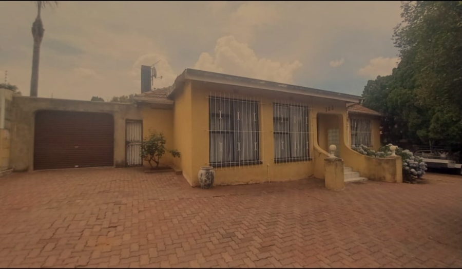 3 Bedroom Property for Sale in Linmeyer Gauteng