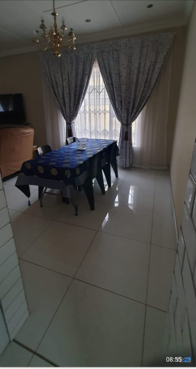 3 Bedroom Property for Sale in Linmeyer Gauteng