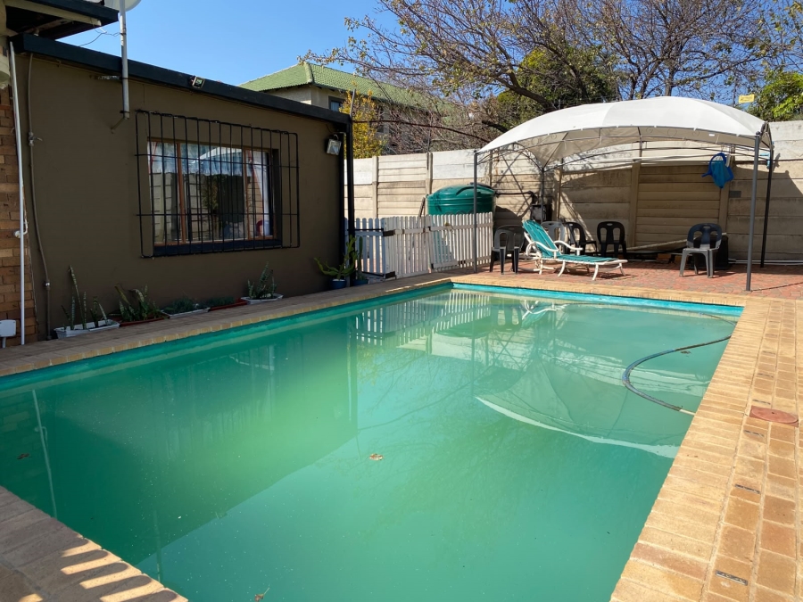 3 Bedroom Property for Sale in Edenvale Central Gauteng