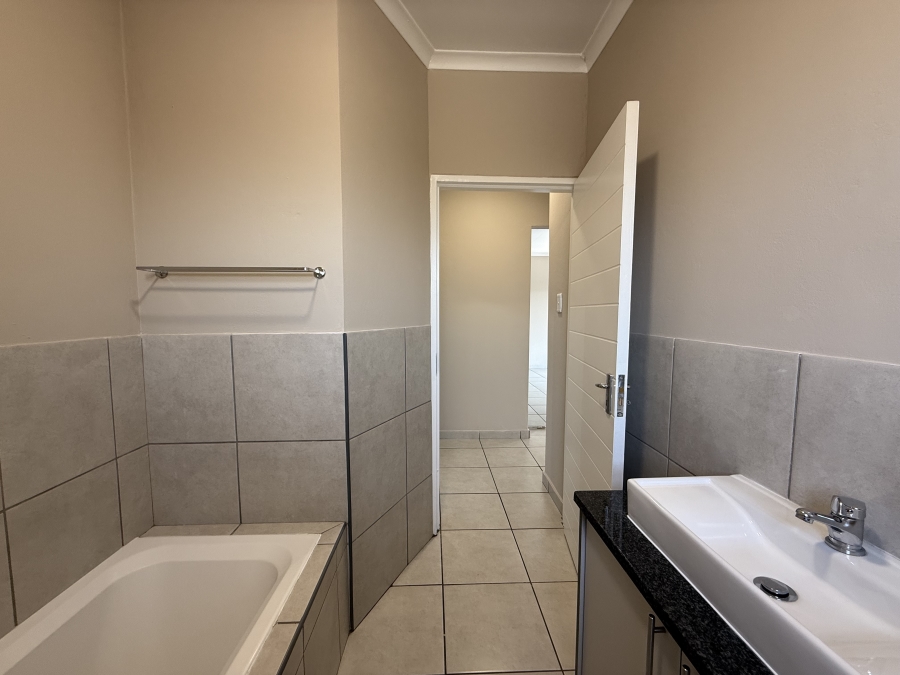 To Let 3 Bedroom Property for Rent in Ravenswood Gauteng
