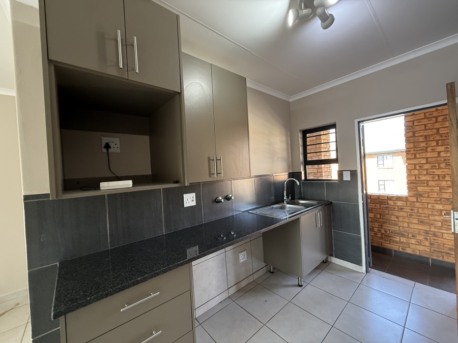 To Let 3 Bedroom Property for Rent in Ravenswood Gauteng