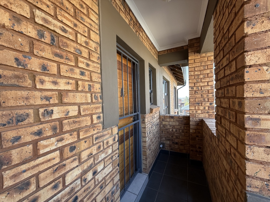 To Let 3 Bedroom Property for Rent in Ravenswood Gauteng