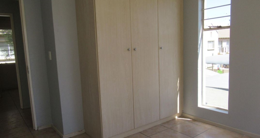 2 Bedroom Property for Sale in Klippoortje Gauteng