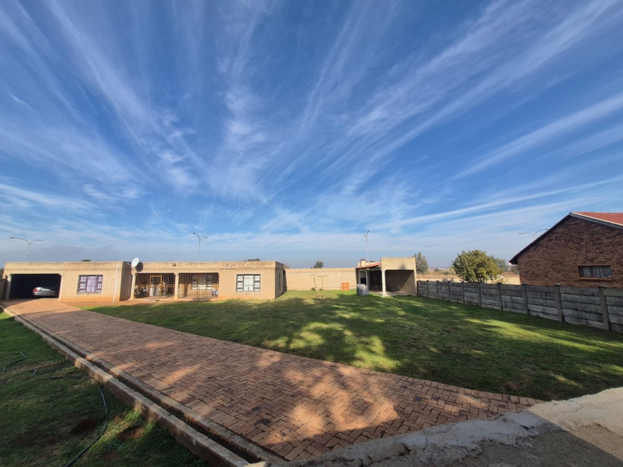 0 Bedroom Property for Sale in Unitas Park Gauteng