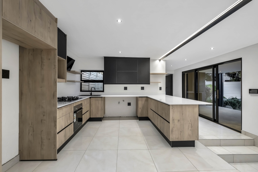 3 Bedroom Property for Sale in Linden Gauteng