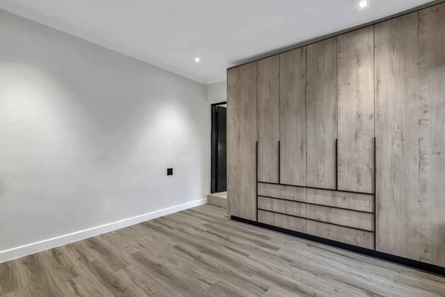 3 Bedroom Property for Sale in Linden Gauteng