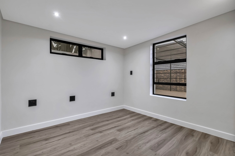 3 Bedroom Property for Sale in Linden Gauteng