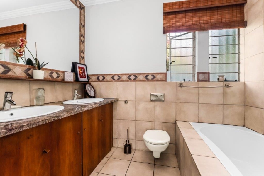4 Bedroom Property for Sale in River Club Gauteng