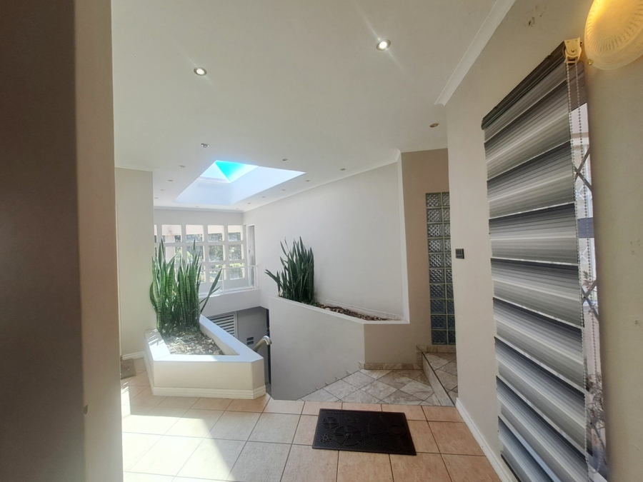 7 Bedroom Property for Sale in Observatory Gauteng