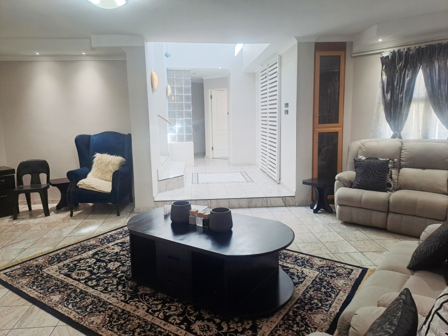 7 Bedroom Property for Sale in Observatory Gauteng
