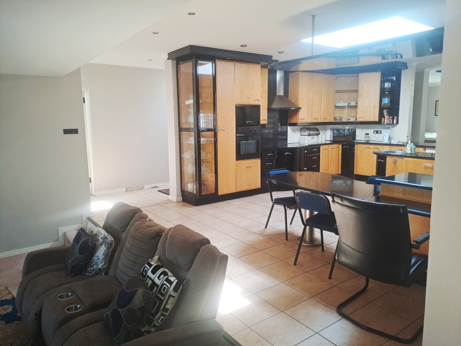 7 Bedroom Property for Sale in Observatory Gauteng