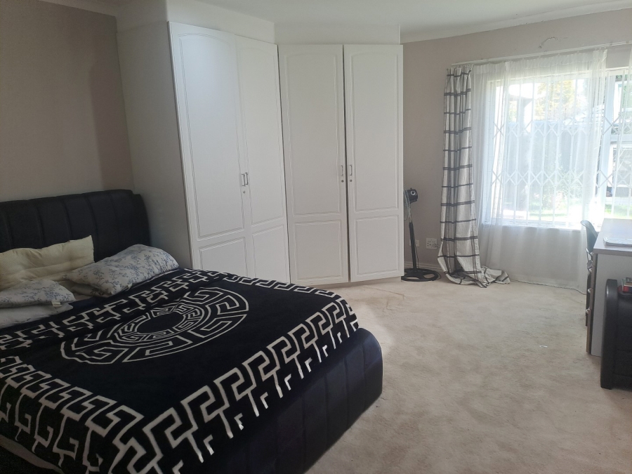 7 Bedroom Property for Sale in Observatory Gauteng
