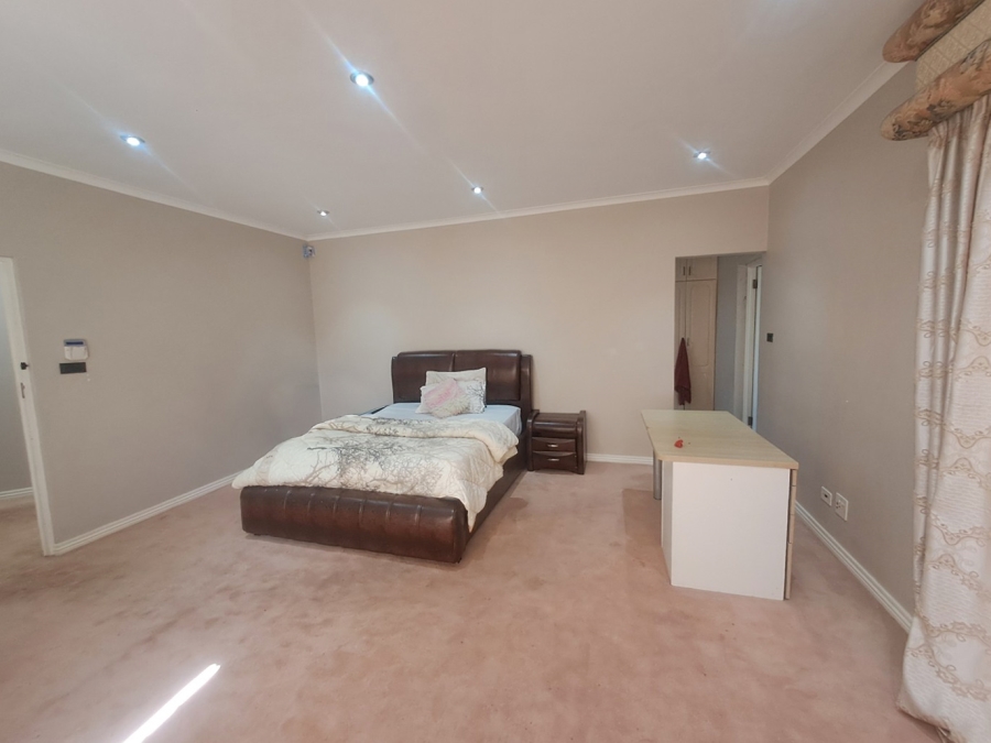 7 Bedroom Property for Sale in Observatory Gauteng