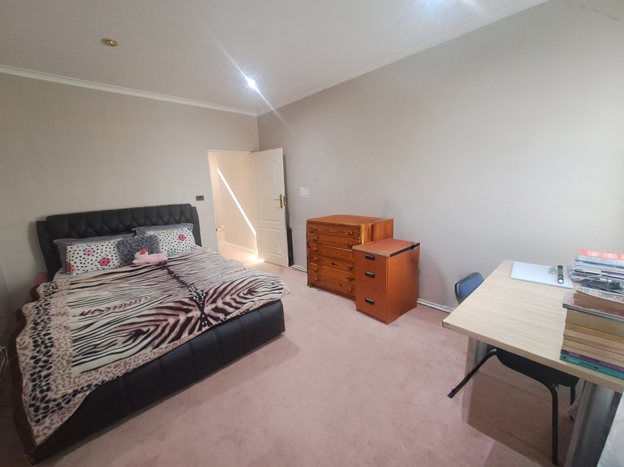 7 Bedroom Property for Sale in Observatory Gauteng