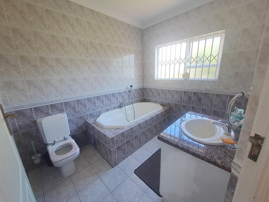 7 Bedroom Property for Sale in Observatory Gauteng