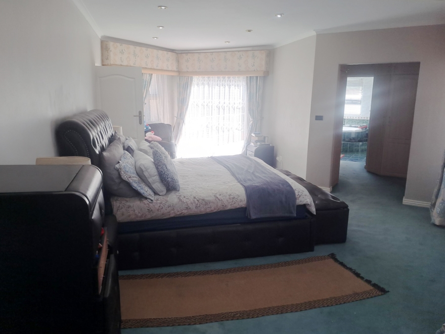 7 Bedroom Property for Sale in Observatory Gauteng