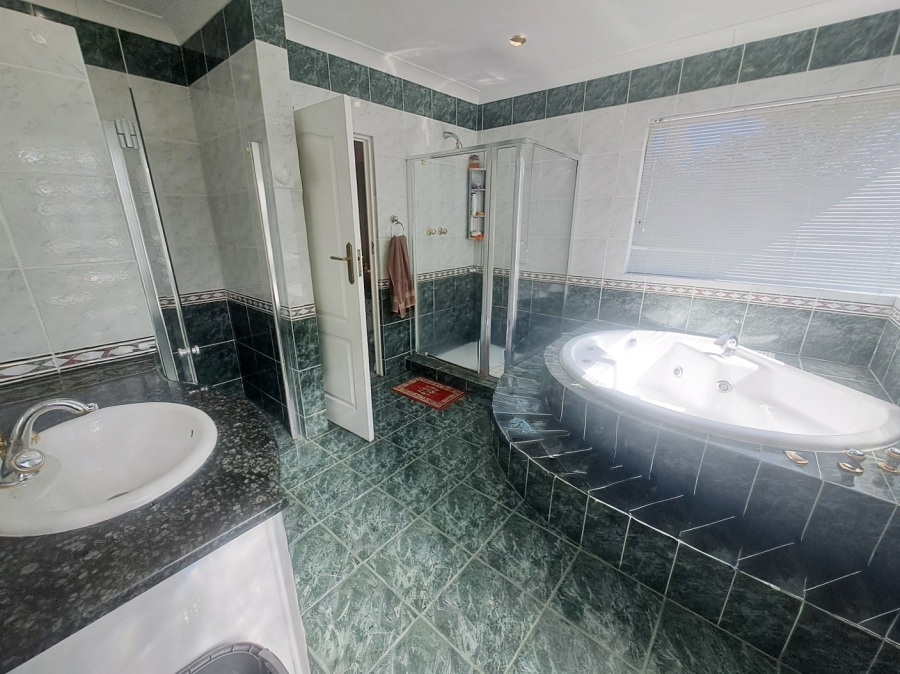 7 Bedroom Property for Sale in Observatory Gauteng