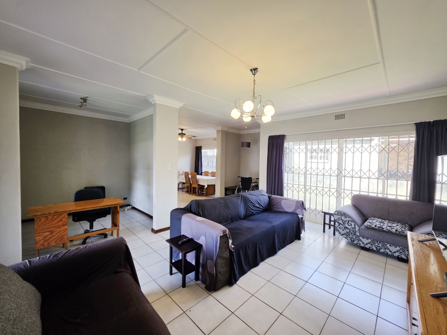 3 Bedroom Property for Sale in Robindale Gauteng