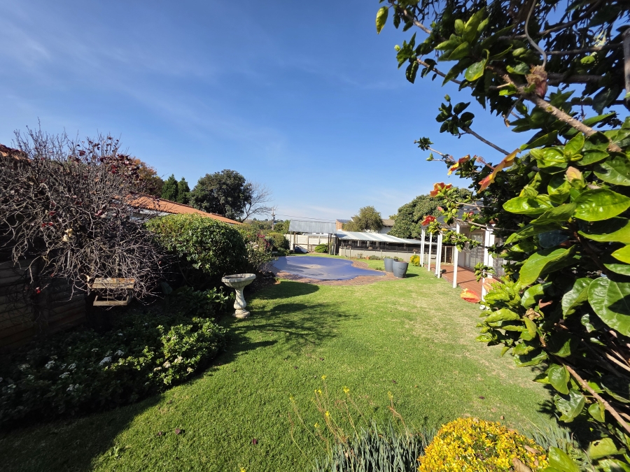 3 Bedroom Property for Sale in Robindale Gauteng