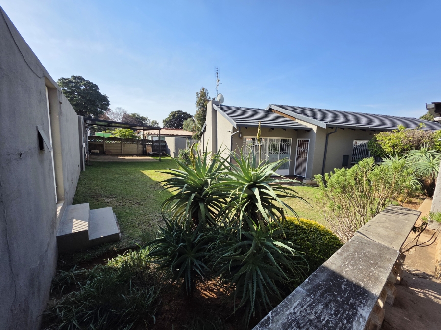 3 Bedroom Property for Sale in Robindale Gauteng
