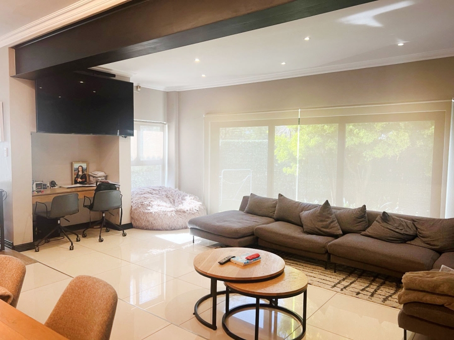 To Let 4 Bedroom Property for Rent in Khyber Rock Gauteng