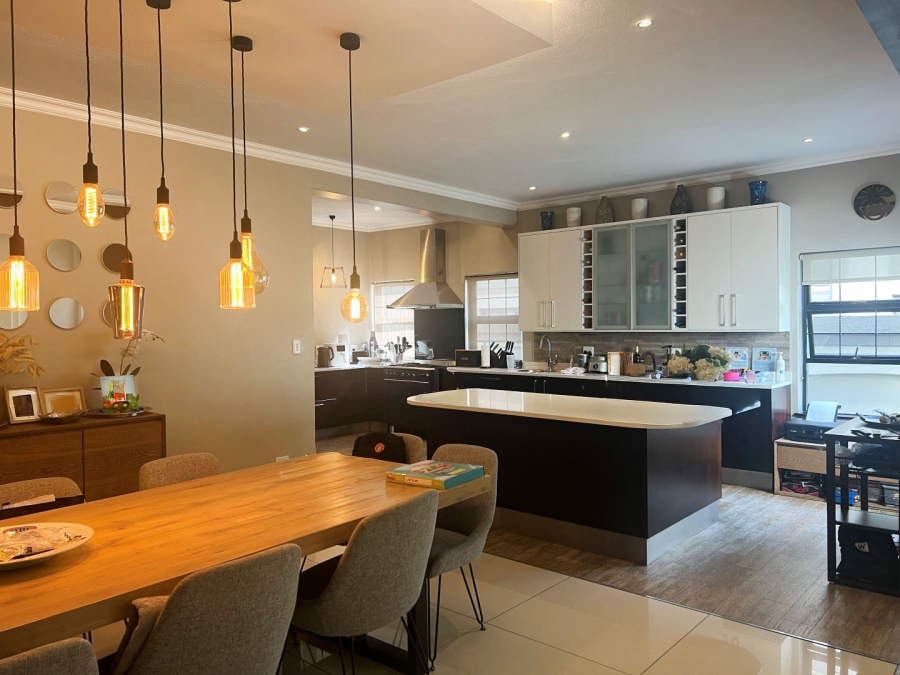 To Let 4 Bedroom Property for Rent in Khyber Rock Gauteng