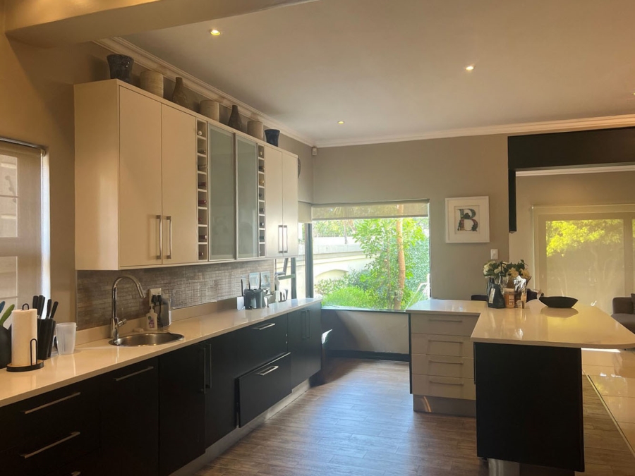 To Let 4 Bedroom Property for Rent in Khyber Rock Gauteng