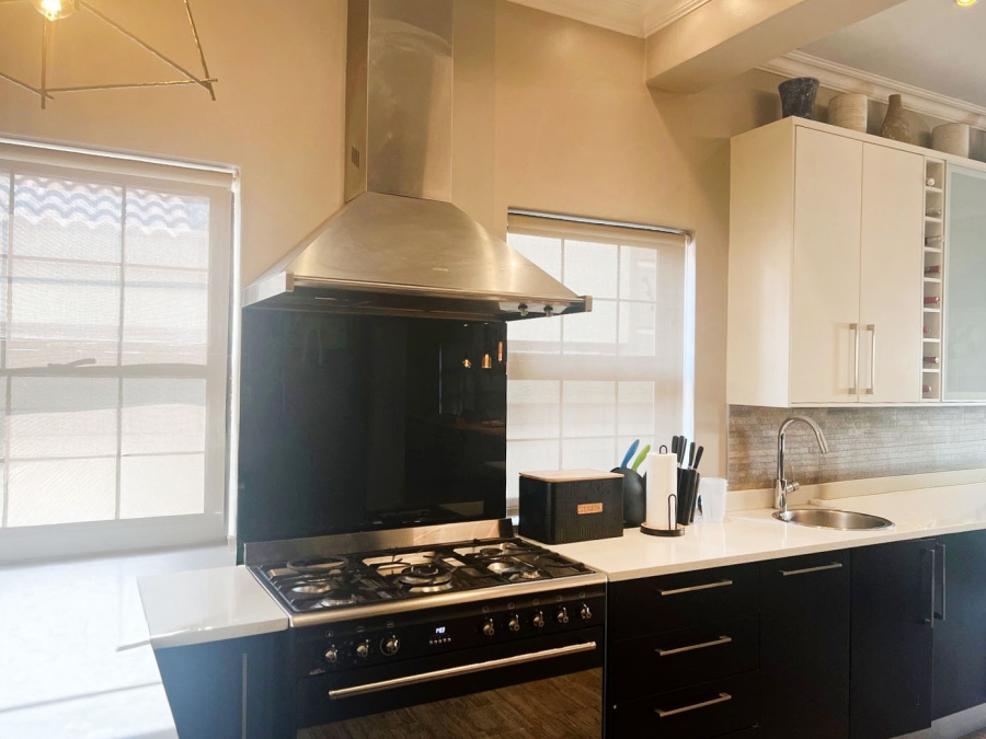 To Let 4 Bedroom Property for Rent in Khyber Rock Gauteng