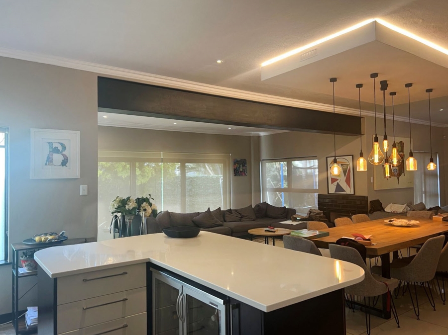 To Let 4 Bedroom Property for Rent in Khyber Rock Gauteng