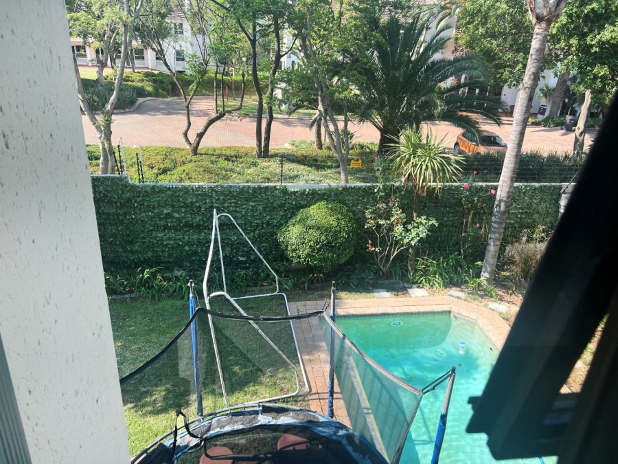 To Let 4 Bedroom Property for Rent in Khyber Rock Gauteng