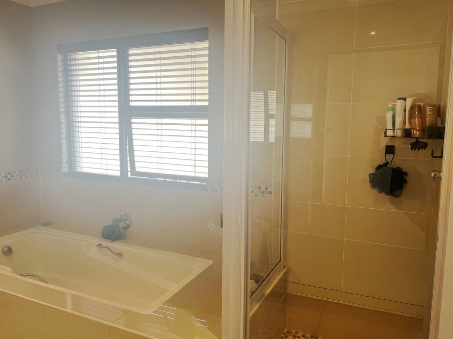 To Let 4 Bedroom Property for Rent in Khyber Rock Gauteng