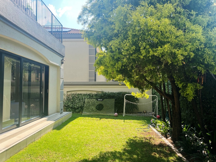 To Let 4 Bedroom Property for Rent in Khyber Rock Gauteng