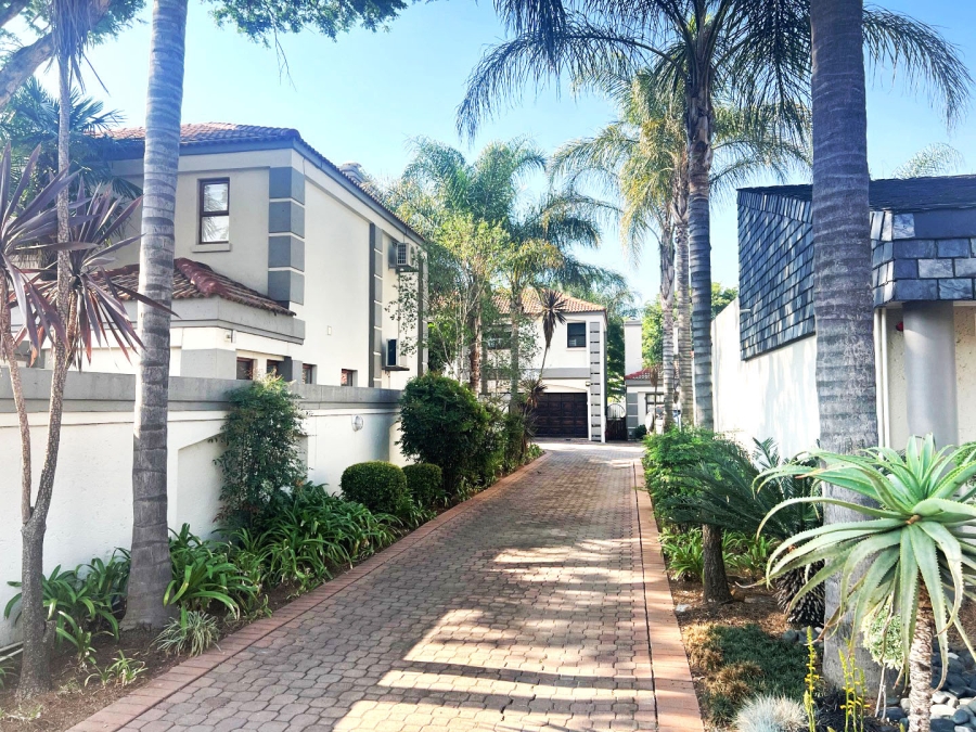 To Let 4 Bedroom Property for Rent in Khyber Rock Gauteng