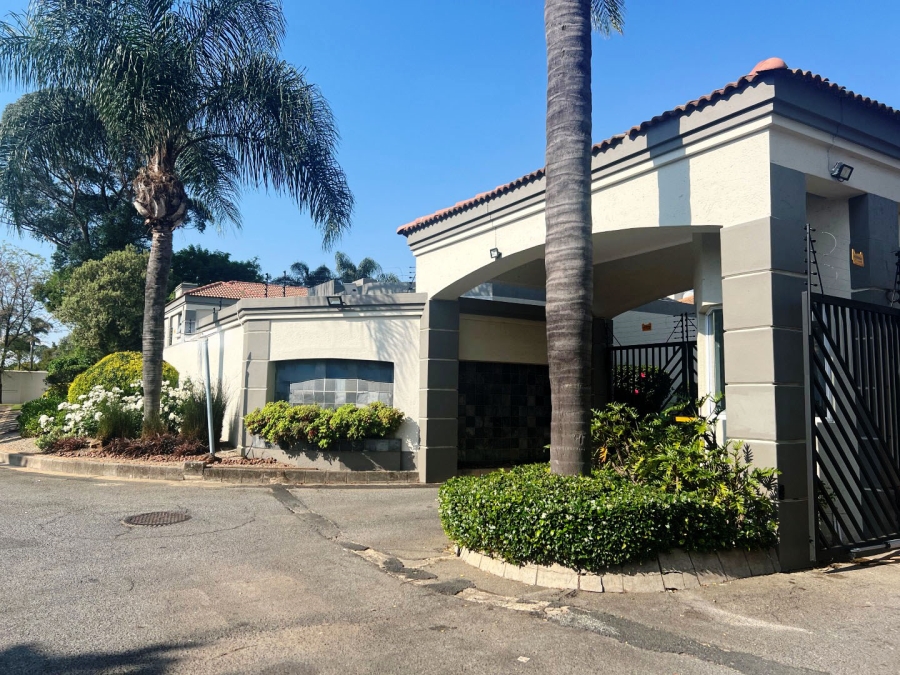 To Let 4 Bedroom Property for Rent in Khyber Rock Gauteng