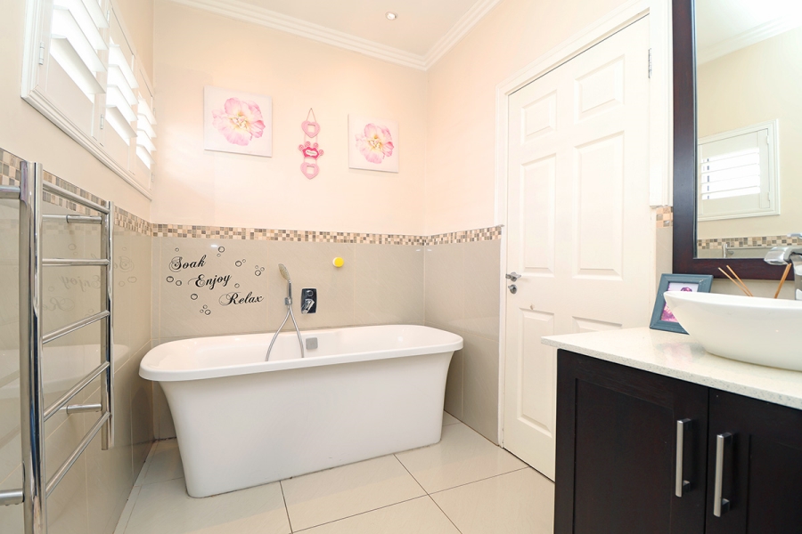 3 Bedroom Property for Sale in Bryanston Gauteng