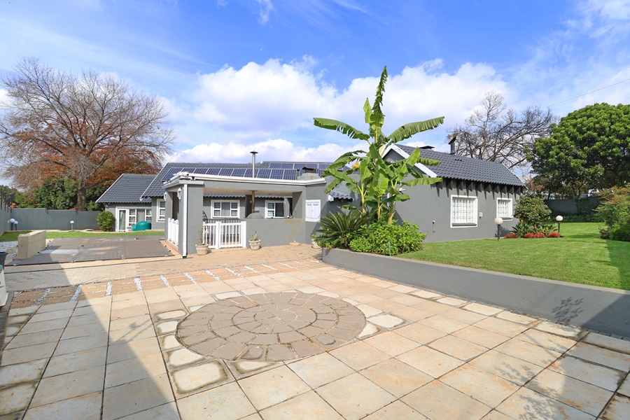 3 Bedroom Property for Sale in Bryanston Gauteng
