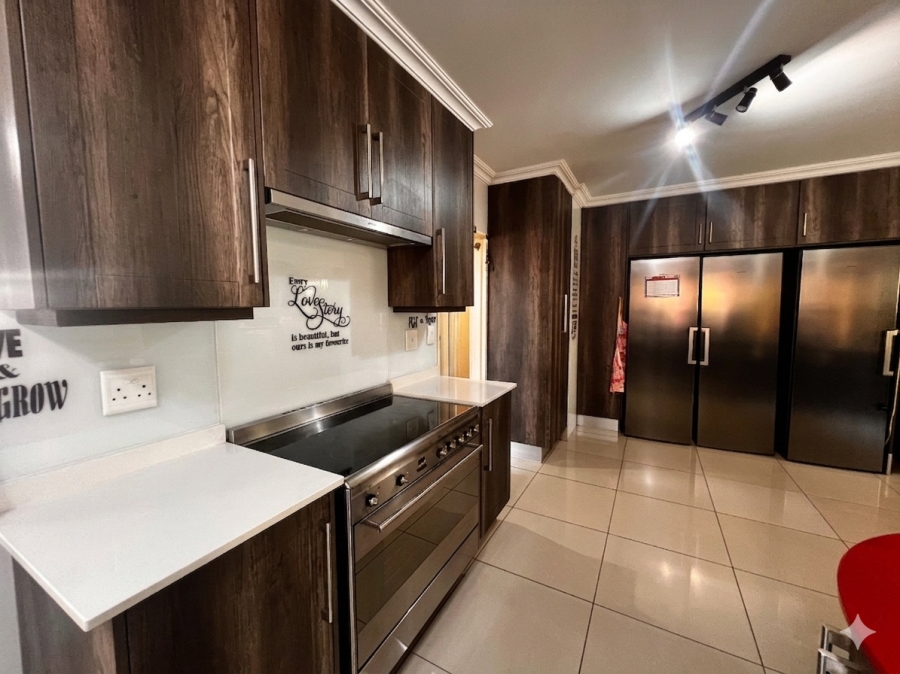 4 Bedroom Property for Sale in Rooihuiskraal Gauteng
