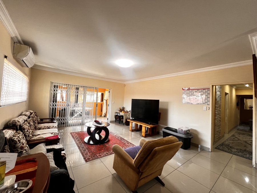 4 Bedroom Property for Sale in Rooihuiskraal Gauteng