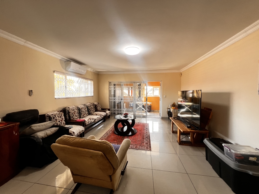 4 Bedroom Property for Sale in Rooihuiskraal Gauteng