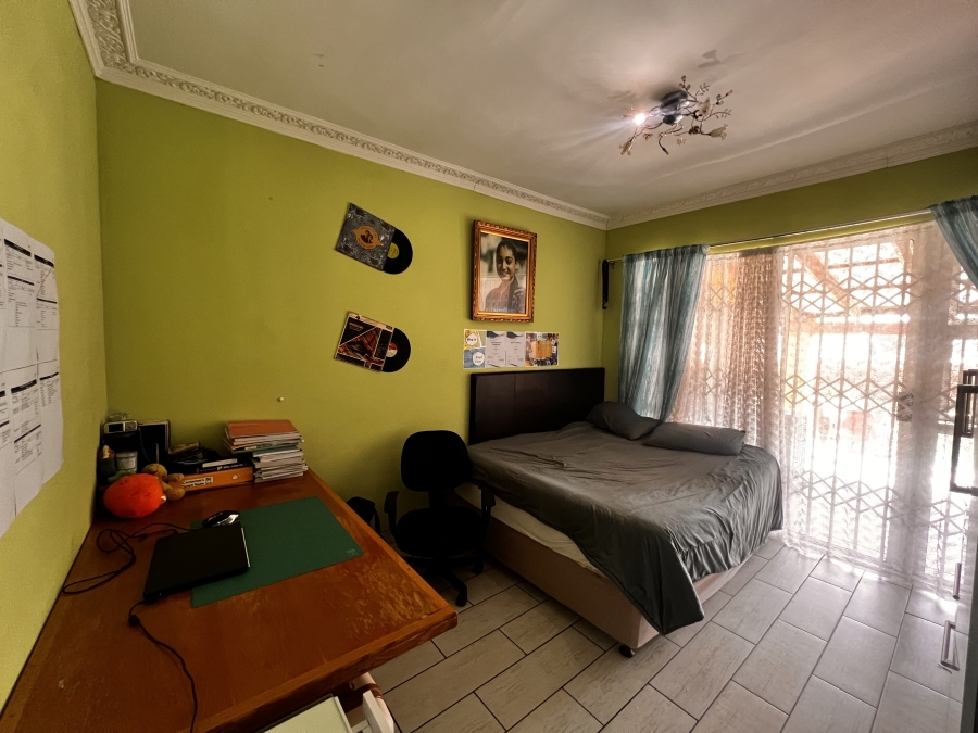 4 Bedroom Property for Sale in Rooihuiskraal Gauteng